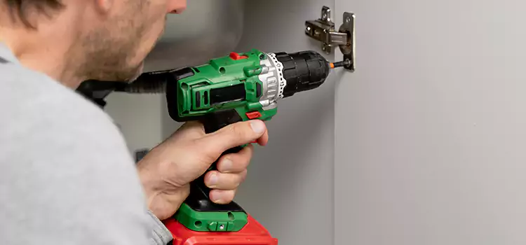 Commercial Door Hinge Repair Joliette
