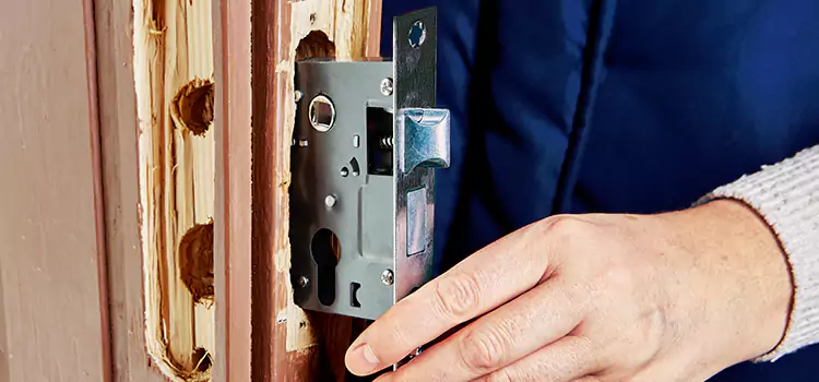 Garage Door Lock Replacement Joliette
